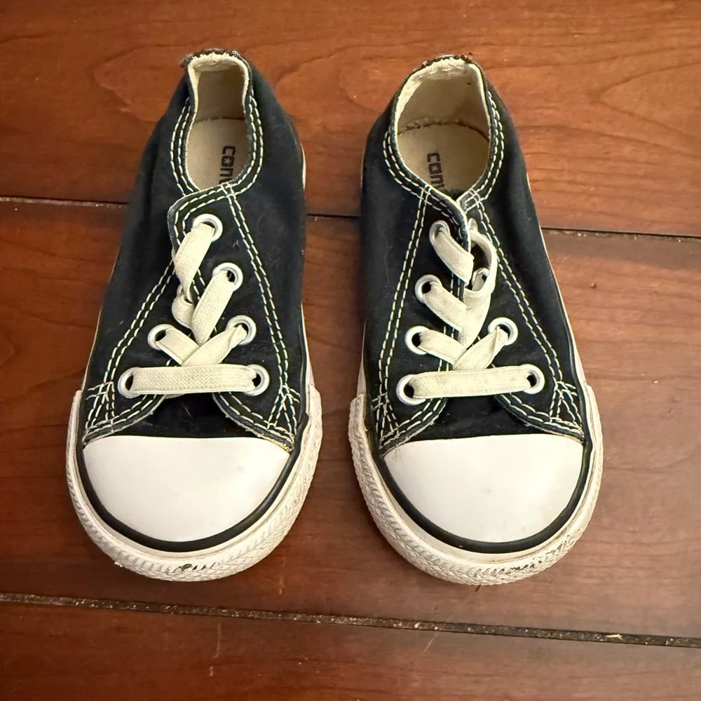 Converse Black‎ and White Sneakers Classic Canvas Design